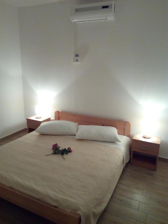 Apartment On The Beach Lokva Rogoznica Kültér fotó