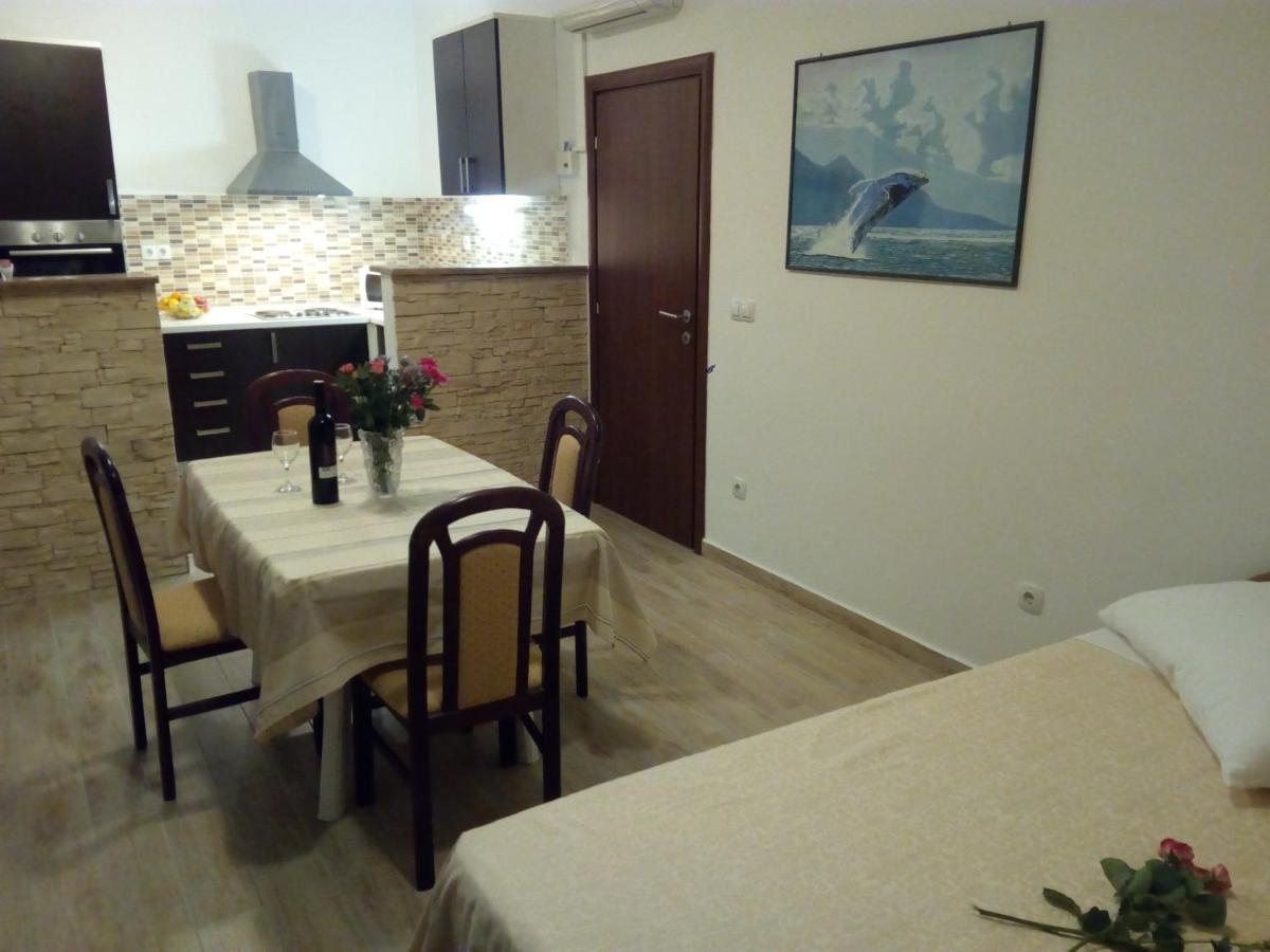 Apartment On The Beach Lokva Rogoznica Kültér fotó