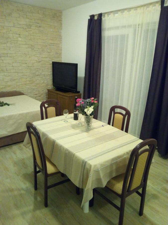 Apartment On The Beach Lokva Rogoznica Kültér fotó